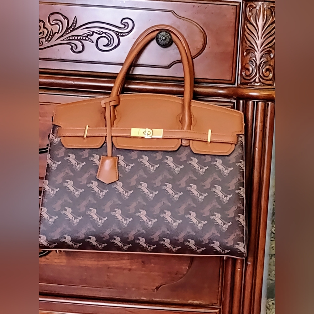 NWTs Women's Bag covered in a Horse and Chariot Design in 3 Shades of Brown!
